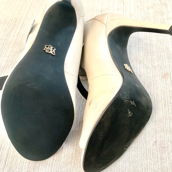 ❌❌ ❌SOLD❌❌❌ ROCK & REPUBLIC sandals SIZE 8 1/2 🔥🔥 - Picture 4 of 14